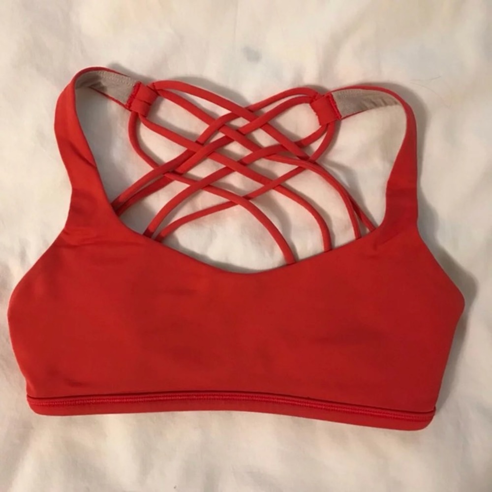 Lululemon Free To Be Wild Size 4 Bra